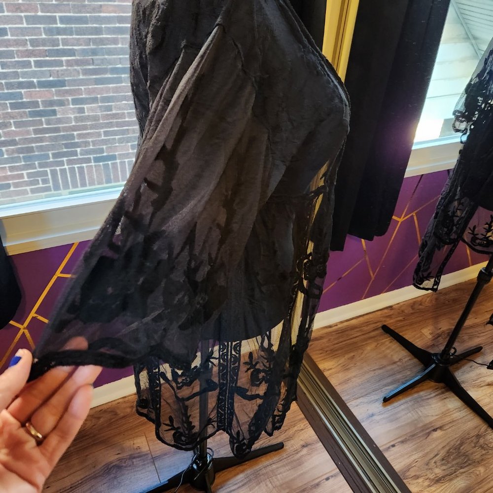 LC Lauren Conrad OS Black Sheer Lace Duster - Picture 6 of 7